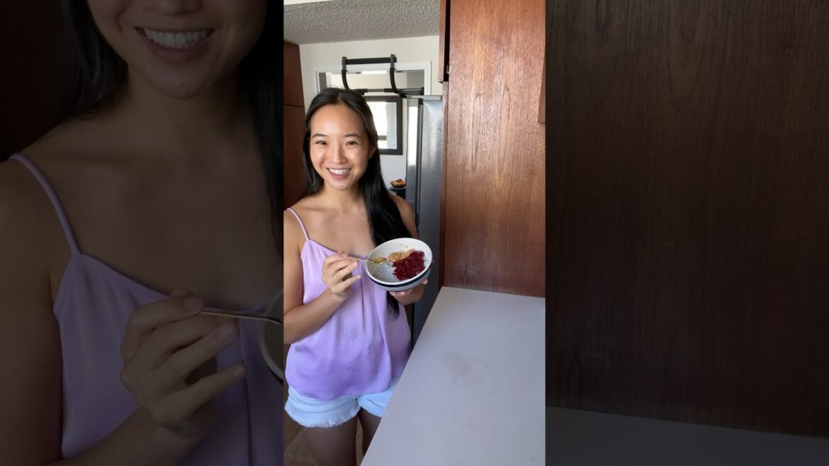 EASY 4 Ingredient, Low Sugar Cranberry Sauce #thanksgiving #easyrecipe #healthy #homemade #shorts