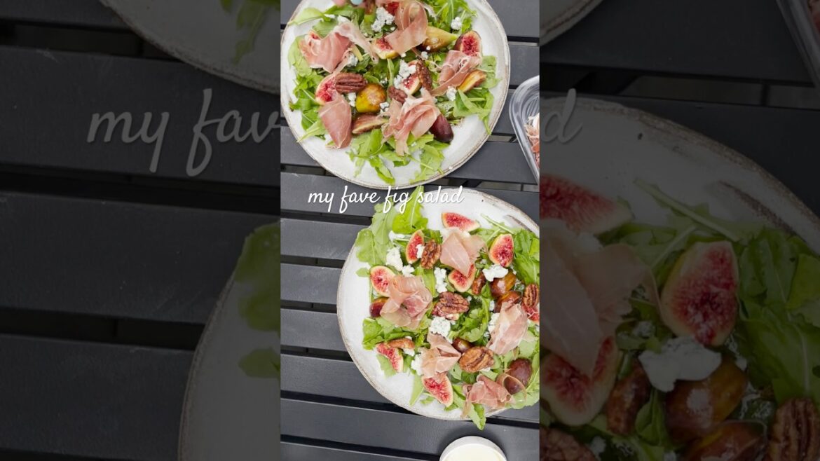 My favorite salad for fig season. Fresh figs, blue cheese, and prosciutto! #figs #figsalad