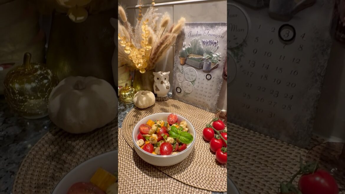 Best tomato&mozzarella salad #salad#delicious#food#cooking#recipe#tomato#mozzarella#surimi