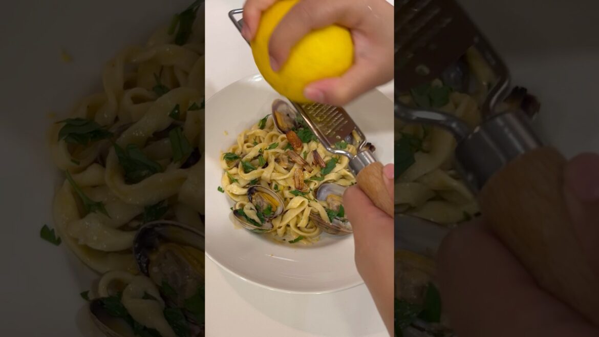 Linguine alle vongole |Garlic Clams Linguine #pasta #dinner #easyrecipe #clam #comfortfood #cooking