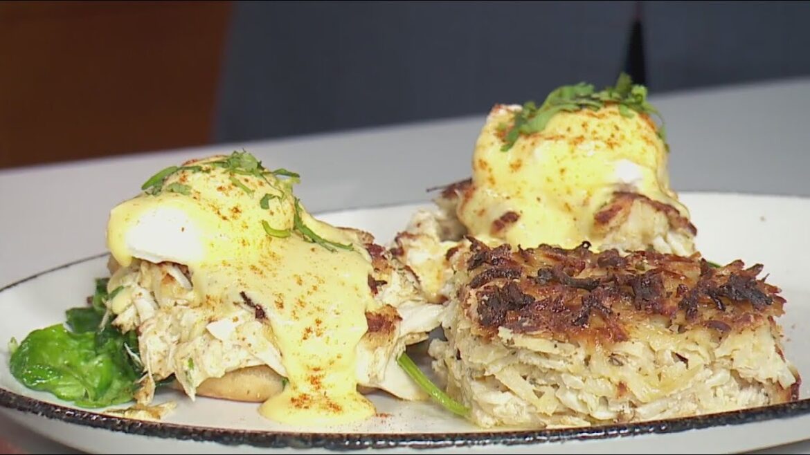 Sunday Brunch: Crab Cakes Benedict with The Perch in Wicker Park