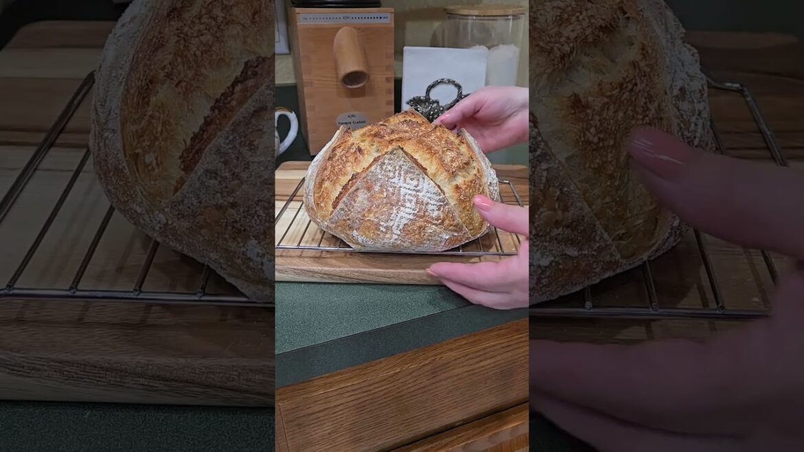 How to make such gorgeous sourdough bread #yummy #recipe