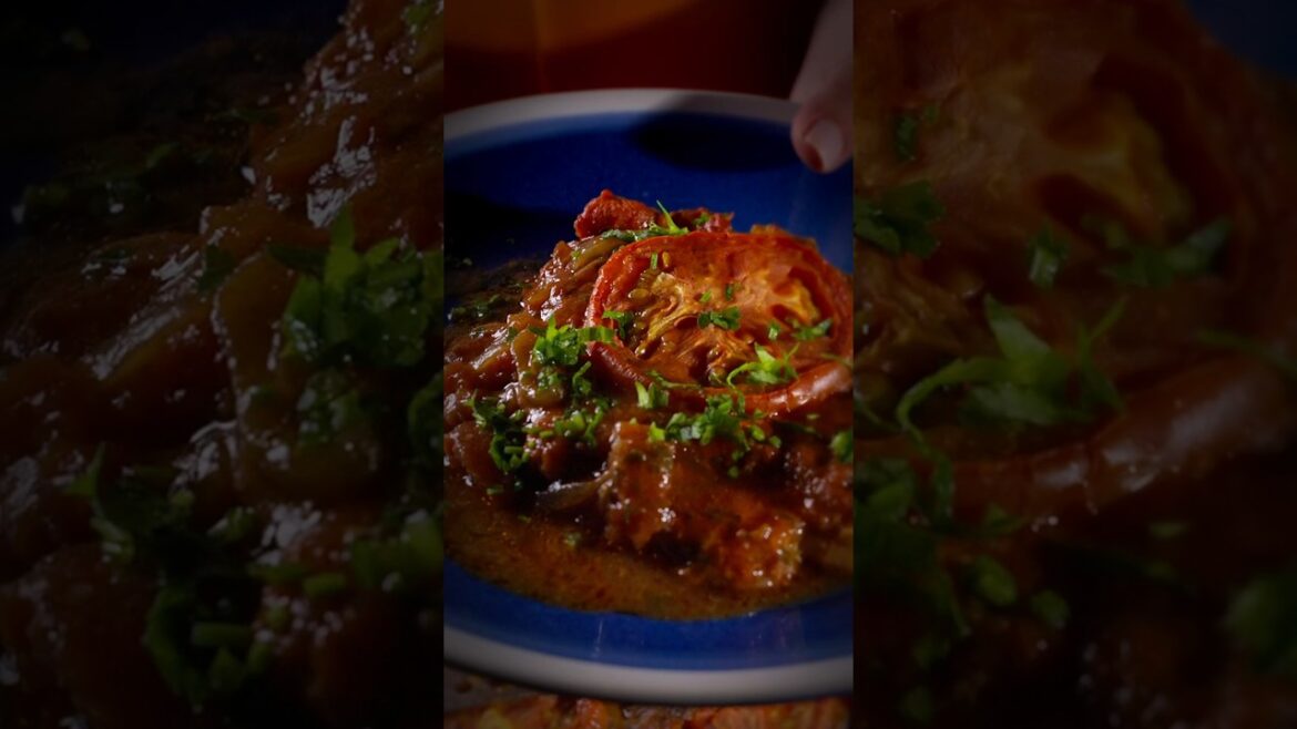 Ψάρι αλά Σπετσιώτα | Fish a la Spetsiota (Baked fish with tomato sauce) #greekrecipes #easyrecipe