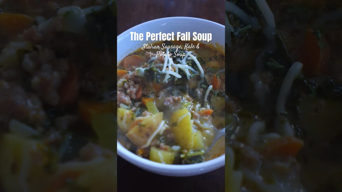 Zuppa Toscana (Lighter Version) | Italian Sausage, Kale & Potato Soup #fallrecipe #souprecipe