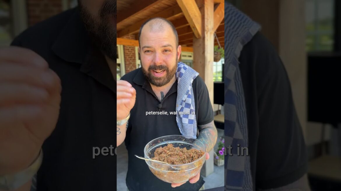 Turkse Pizza (Lahmacun) op de kamado! โ BBQ Recept Turkse Pizza (Lahmacun) op de kamado! โ BBQ Recept