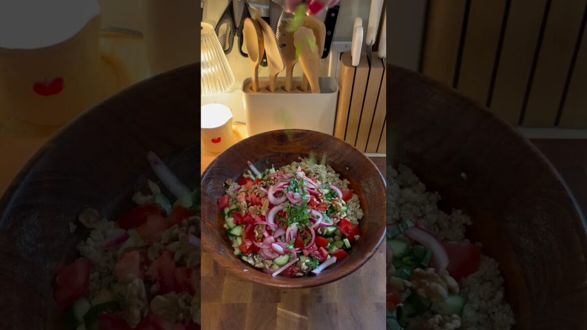 How to make a Tuna, Chickpea & Quinoa Salad How to make a Tuna, Chickpea & Quinoa Salad