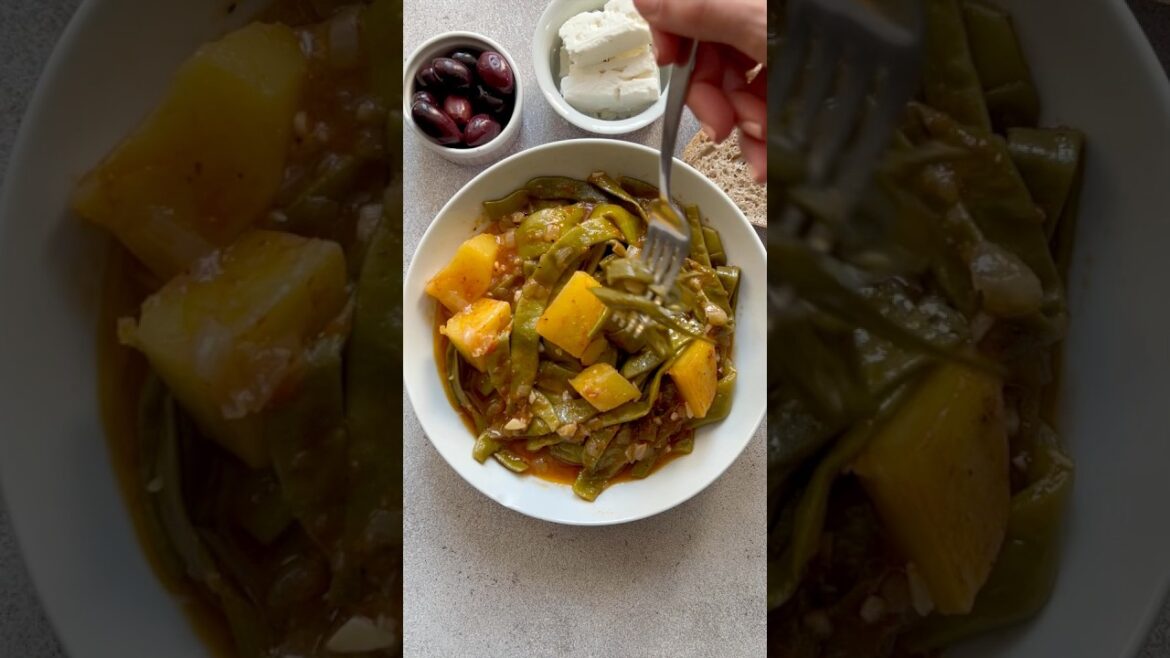 Greek Green beans with potatoes #cookingshorts #recipe Greek Green beans with potatoes #cookingshorts #recipe