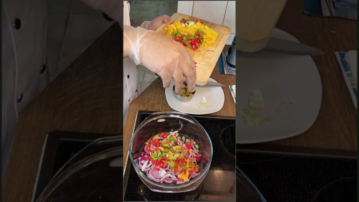 Greek Salat (Authentic) | ग्रीक सलाद बनाने का आसान तरिका | Salad Recipes (Feta Cheese) #greeksalad