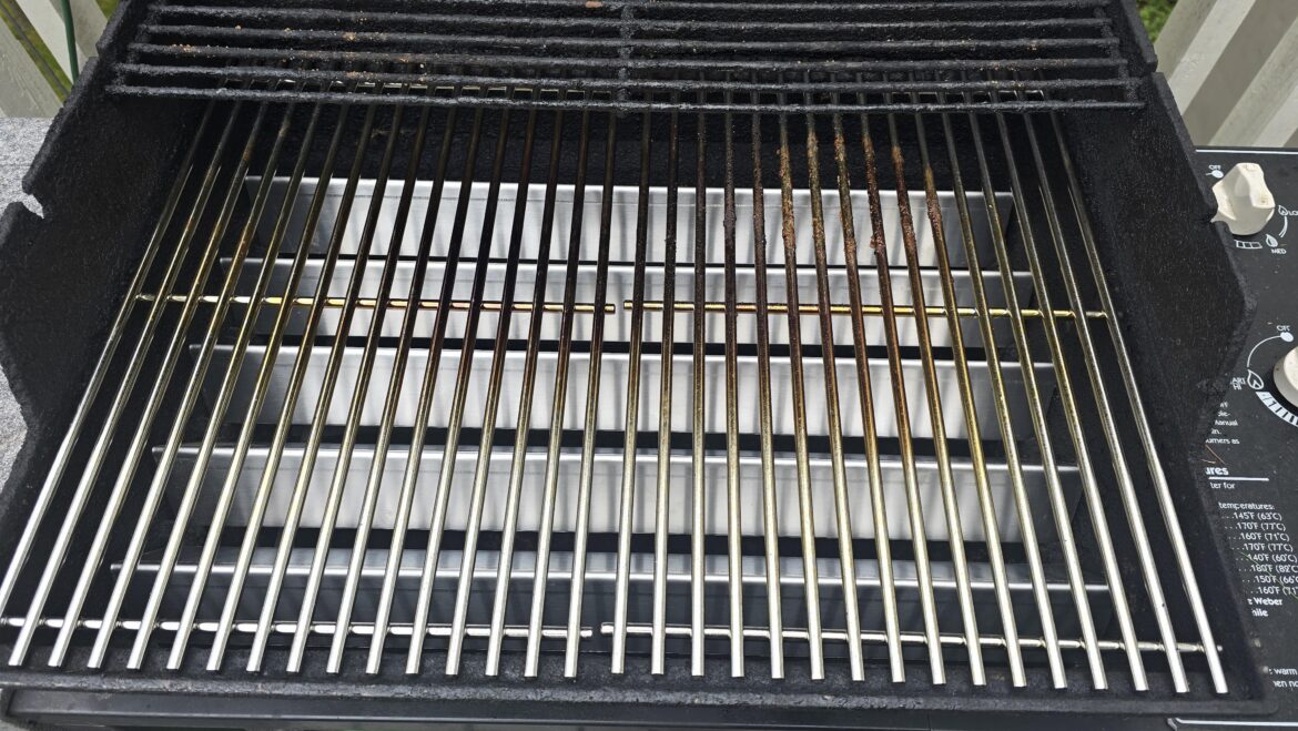 New stainless grates & flavorizer bars = better than new!