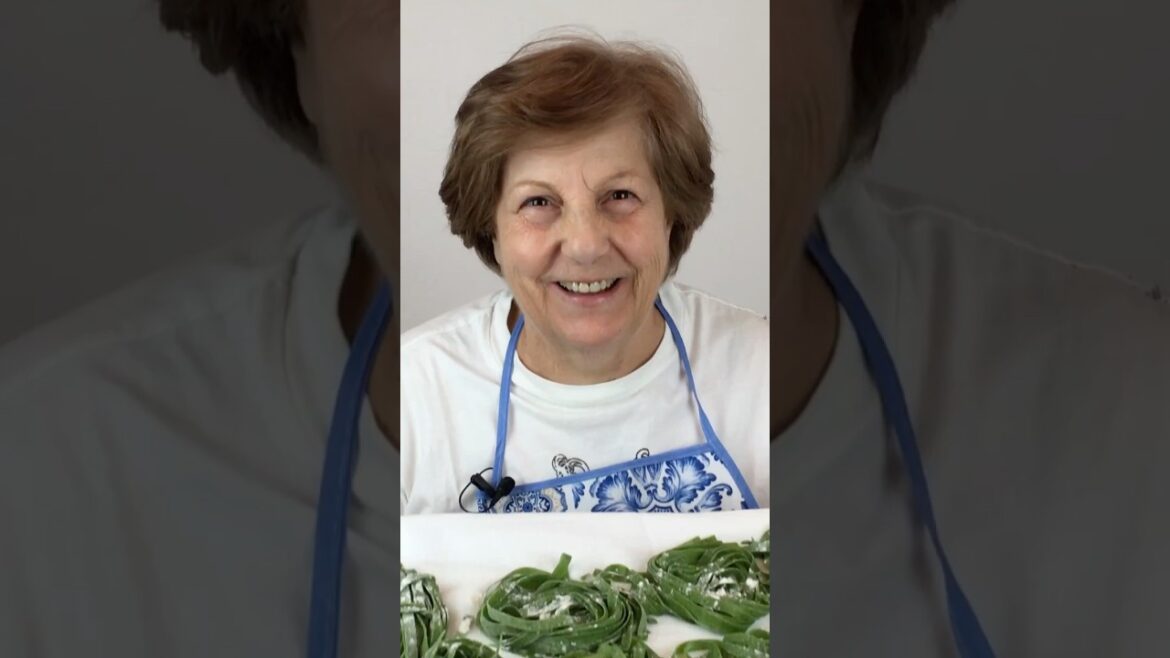 Italian Grandma Makes Fresh Spinach Pasta from Scratch! #pasta #pastatime #italiancuisine #food Italian Grandma Makes Fresh Spinach Pasta from Scratch! #pasta #pastatime #italiancuisine #food