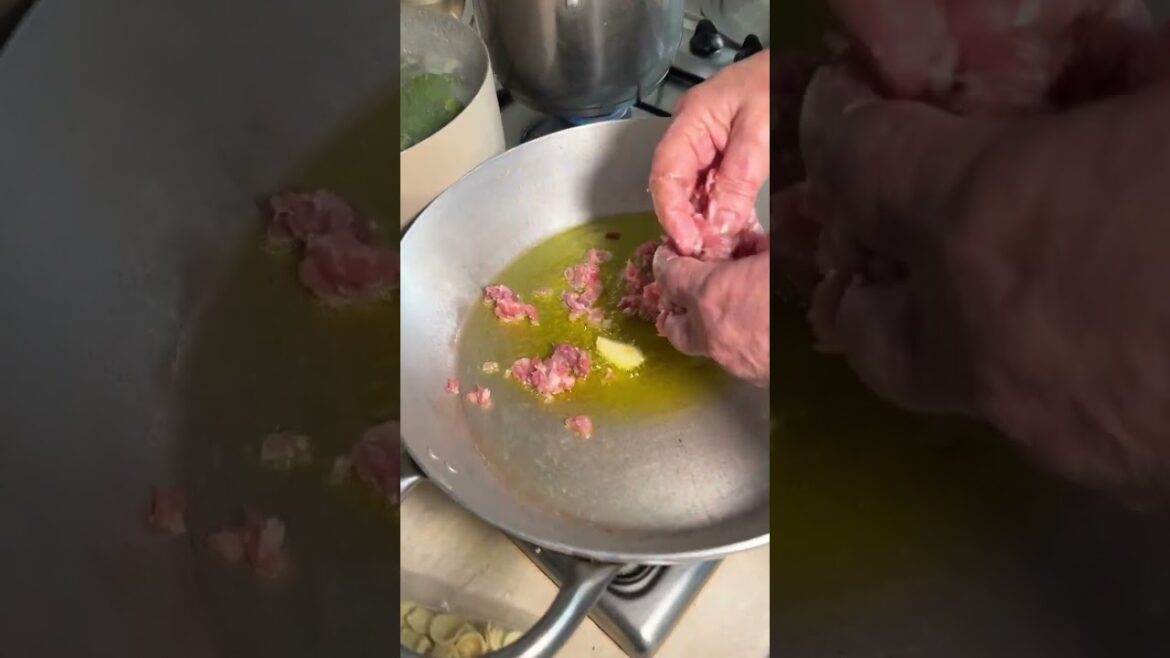 Le orecchiette baresi broccoli e salsiccia di Zia Teresa