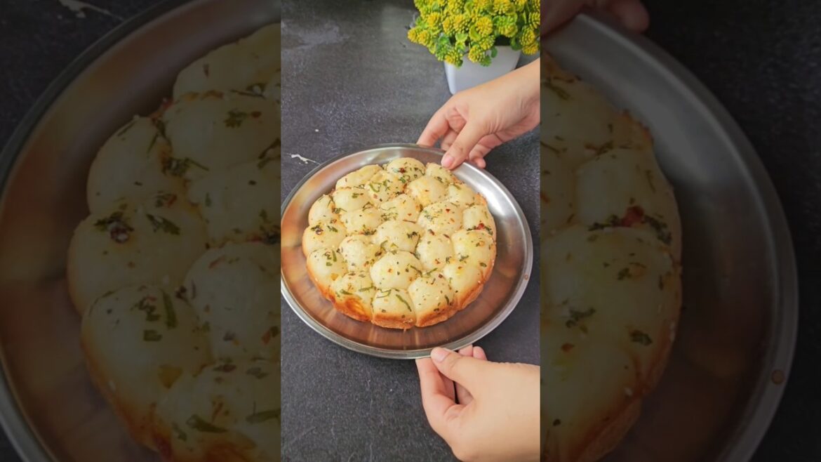 Cheesy Garlic Bombs #viralvideo #shortvideo #shorts #food #foodies #cookingvlog #bread #recipe