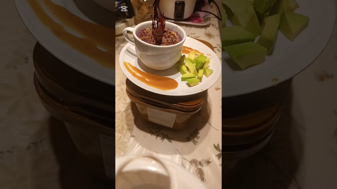 ube brûlèe with caramel and avocado #ubelover #avocadoloves#pinoydessert