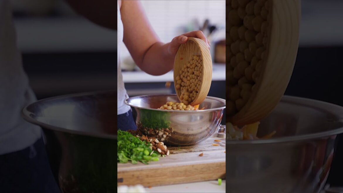 Moroccan Spiced Carrot Salad