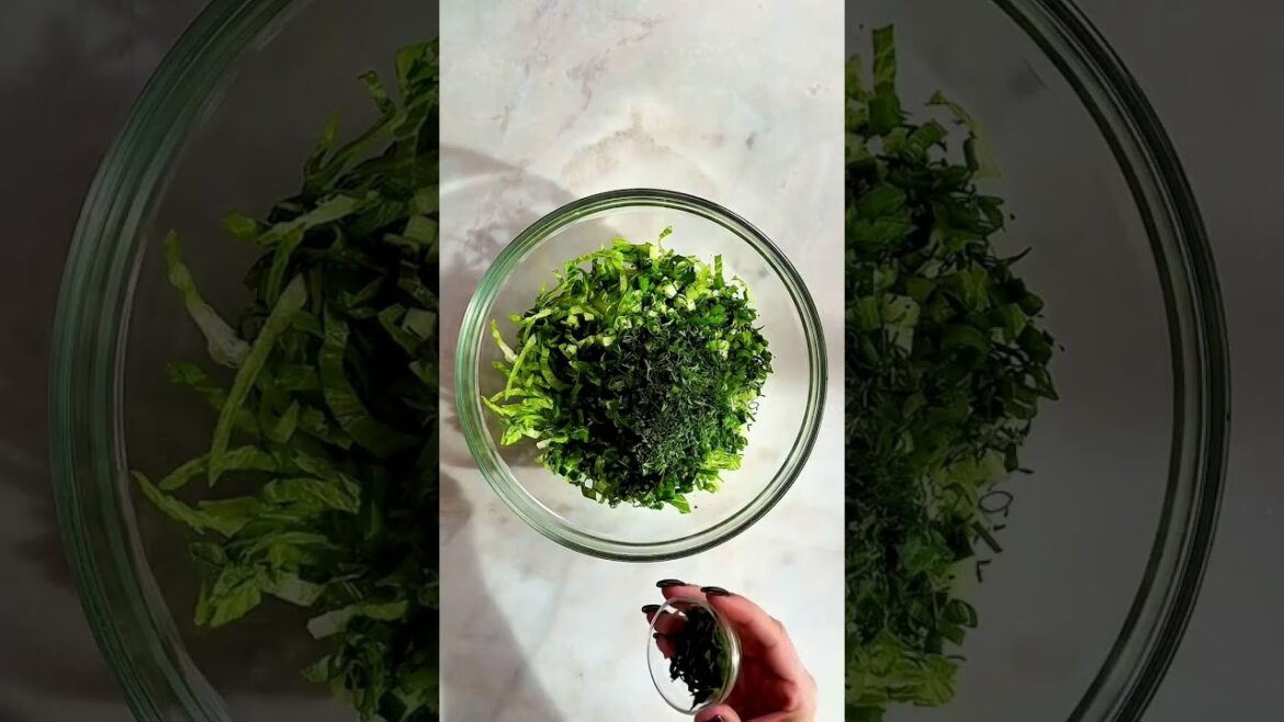 Maroulosalata Greek Lettuce Salad | SkinnyMediterranean