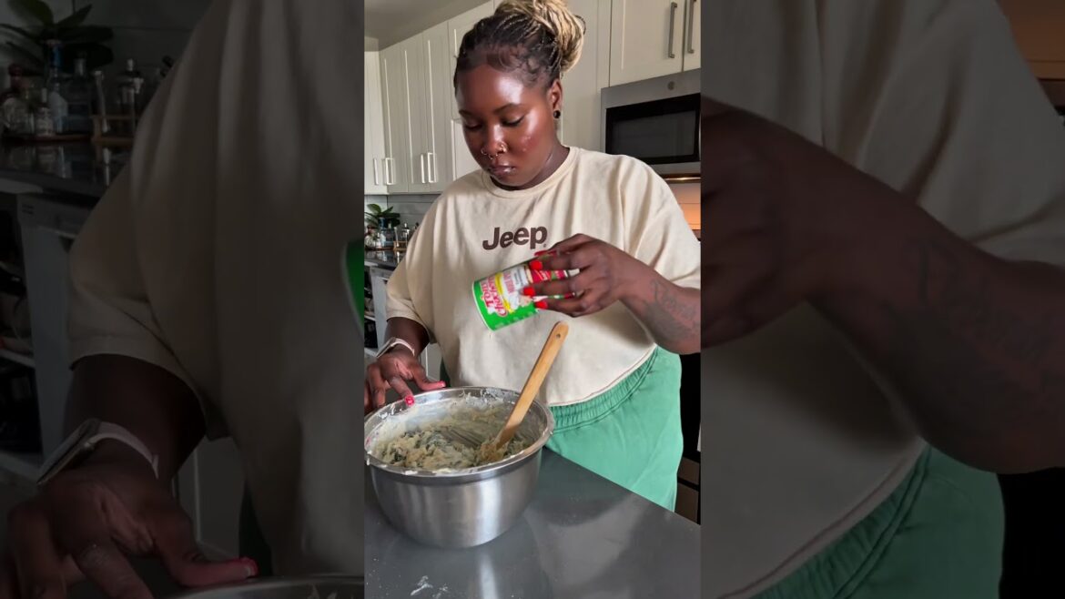 spinach and artichoke dip ✨ full recipe in caption