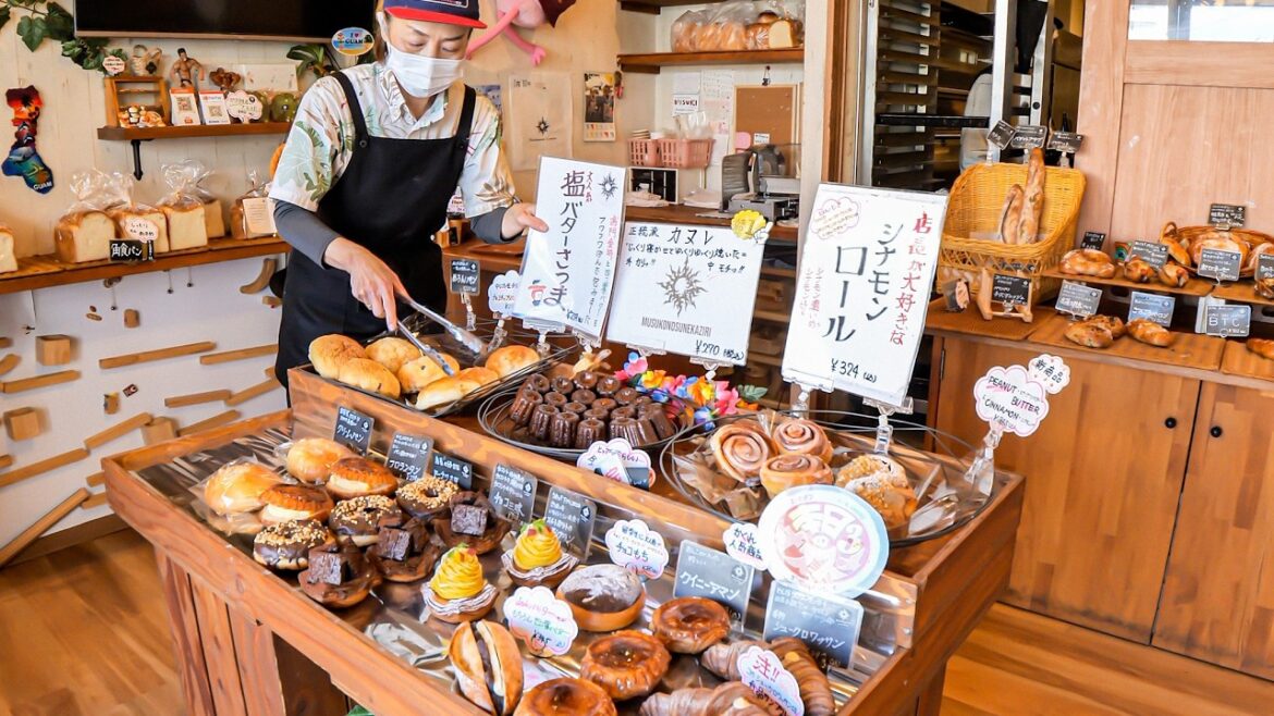 ワンオペで１日１００種類のパンを焼く職人と母の物語｜親子で紡ぐ感動のパン屋の一日！