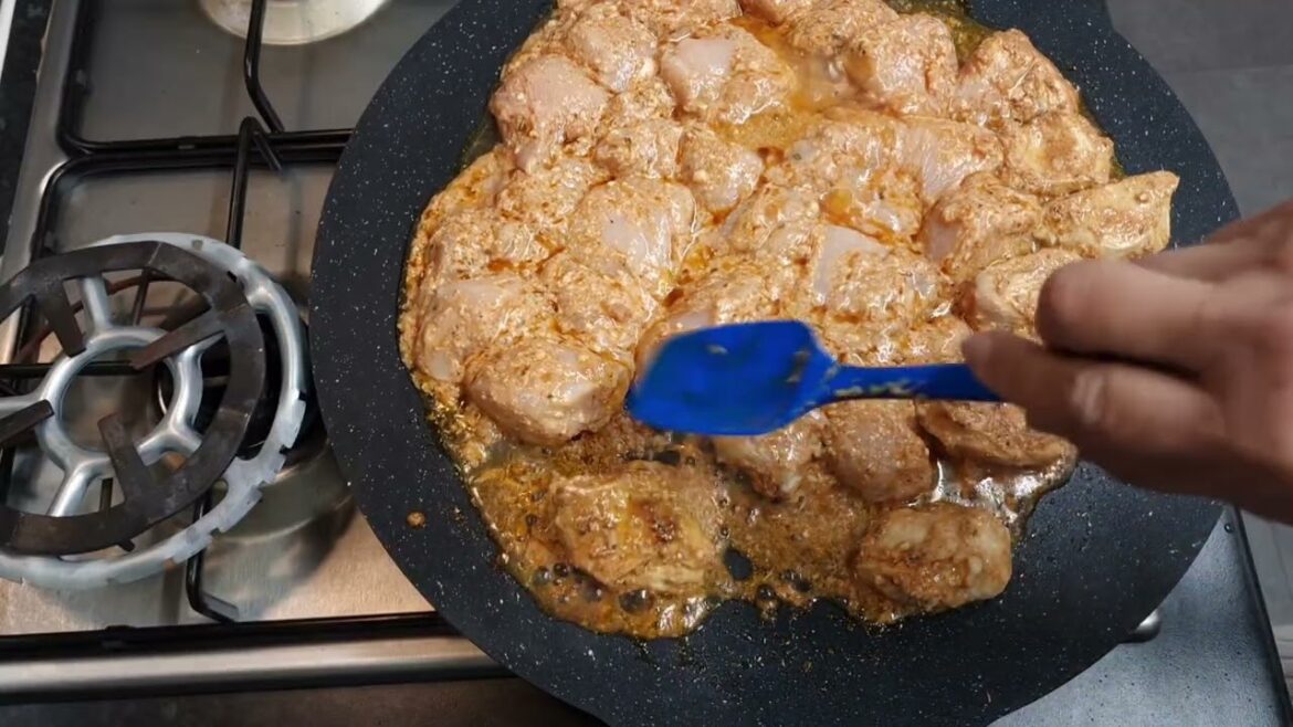 Lebanese Chicken Shish Tawouk, on Grill Pan Not on Skewers Served with Khubz, Garlic n Chillie Sauce Lebanese Chicken Shish Tawouk, on Grill Pan Not on Skewers Served with Khubz, Garlic n Chillie Sauce