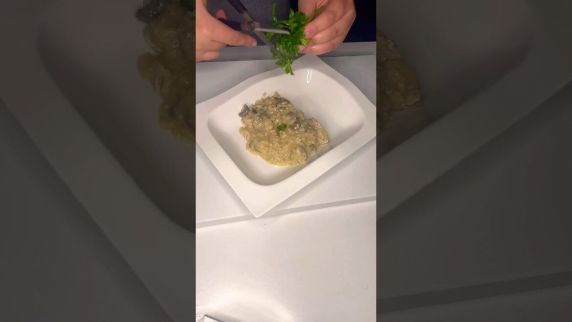 Chicken and mushroom risotto #cooking #shorts #cooking #food #easy #tasty #dinner #lunch #viral