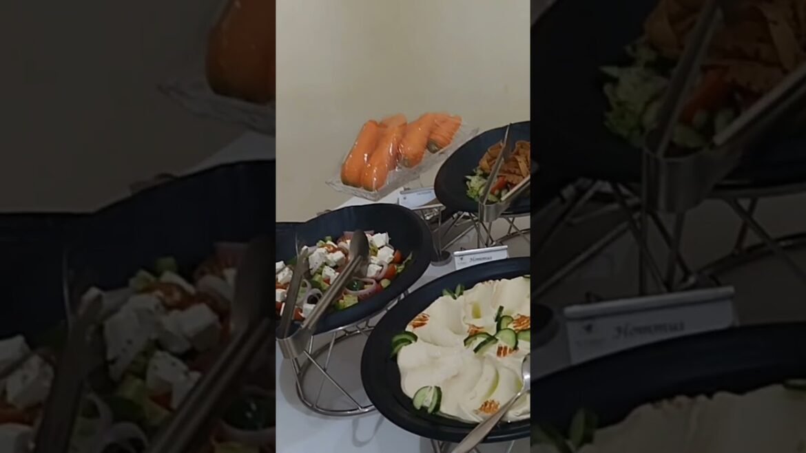 baby spinach salad#foodgreen salad#fattoush salad#greek salad#hummus #food #cooking #foodie