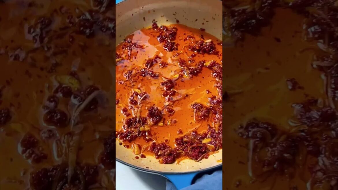 CREAMY ROASTED RED PEPPER PASTA | 25 minutes, no heavy cream!