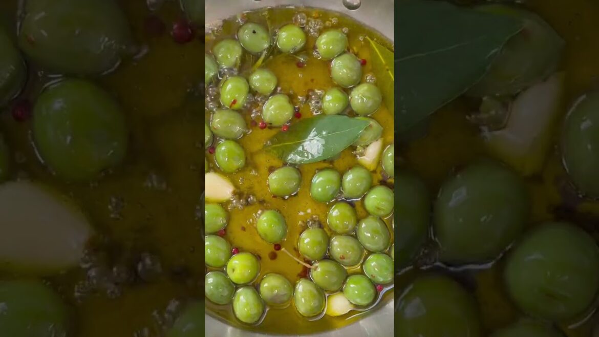 Garlic, Lemon & Herb Marinated Olives. Full recipe in the description! #charcuterie #olives Garlic, Lemon & Herb Marinated Olives. Full recipe in the description! #charcuterie #olives