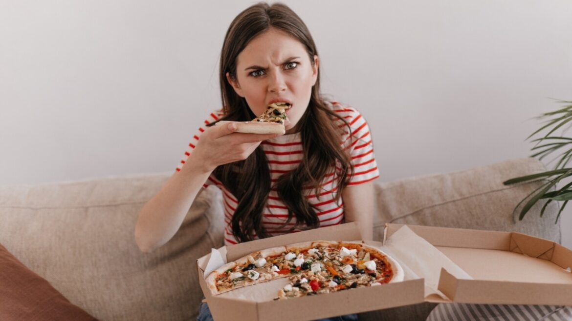 French biochemist shares 8 surprising things that impact your glucose: Find out what eating after 8 pm does to your body