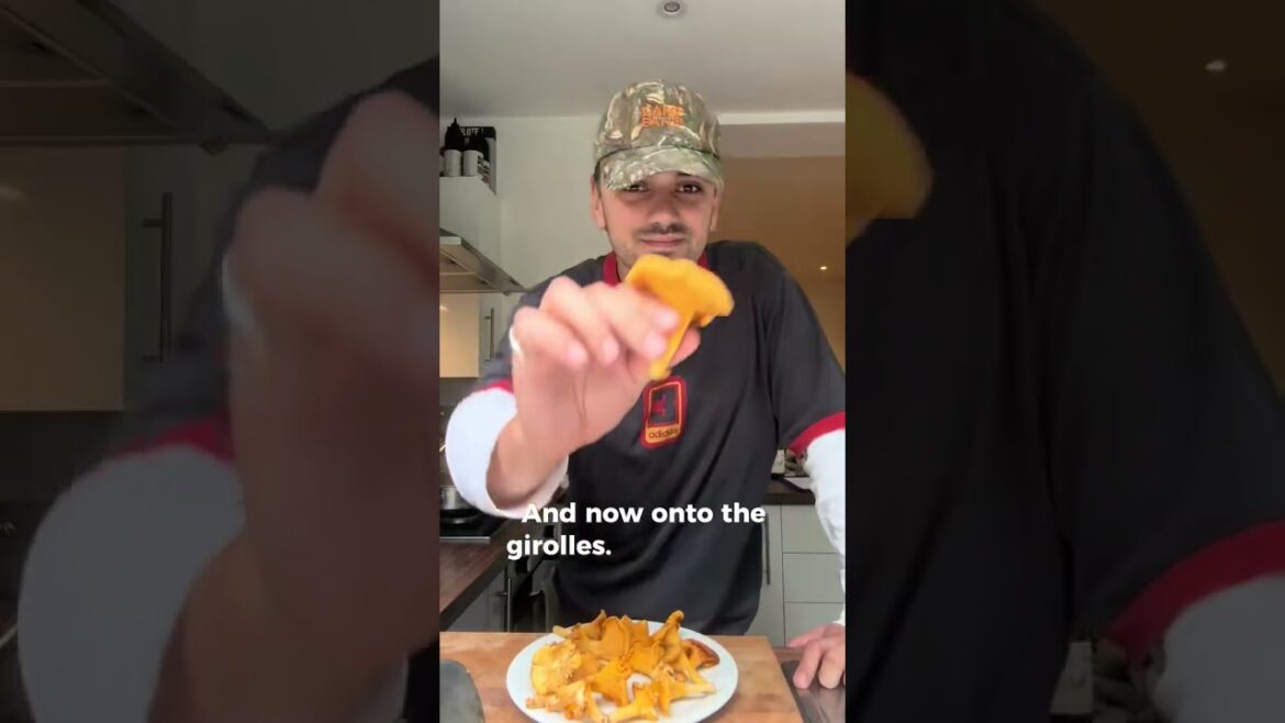 Creamy Saffron Risotto with Girolles | Autumn Mushroom Risotto Recipe