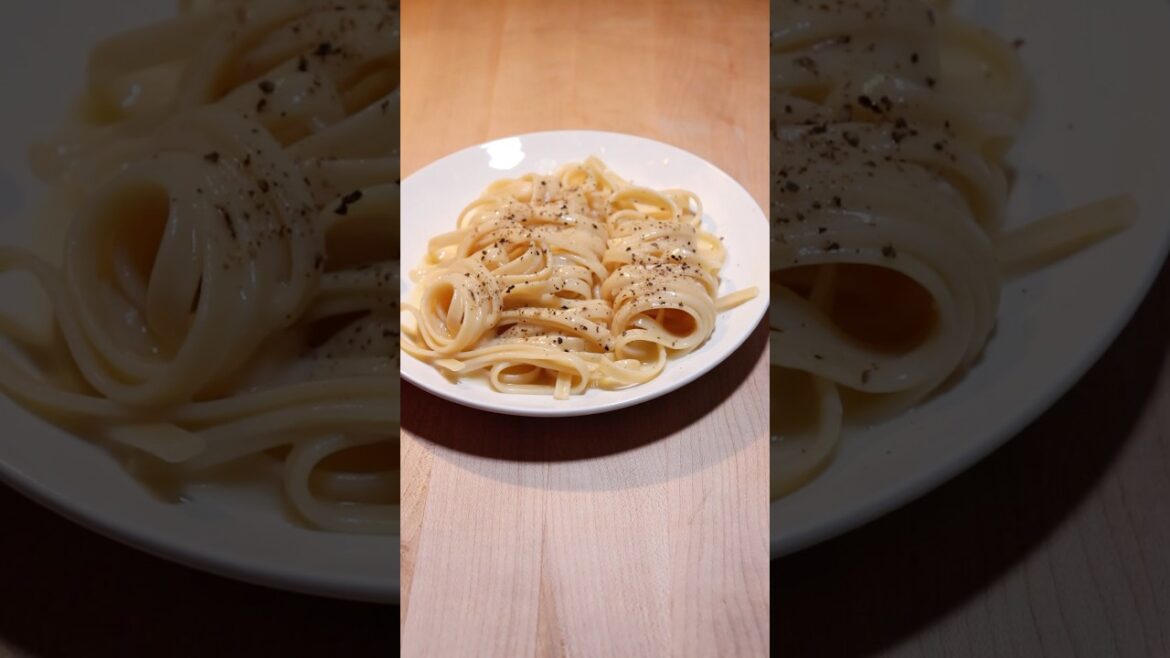 Authentic Fettuccine Alfredo #recipe #easyrecipe #food #foodasmr #shorts