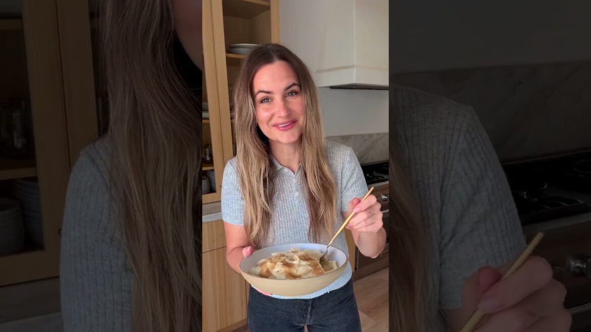 Roasted Garlic Mashed Potatoes. Full recipe in the description! #thanksgivingrecipes #dairyfree