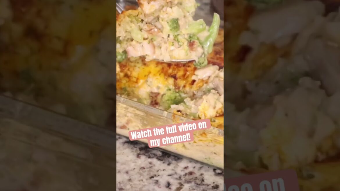 Creamy Chicken Broccoli Cauliflower Rice Casserole | Low-Carb Comfort Food #chickencasserole #vsg