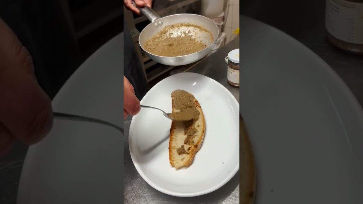 Crostino nero di Cinta Senese #cucina #food #ricette #foodlover #perte #cucinatoscana #cintasenese