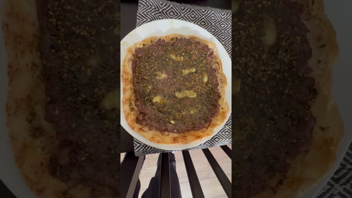 Palestinian-style Za’atar Manakish — delicious meat flatbread made in 10 minutes using an air fryer