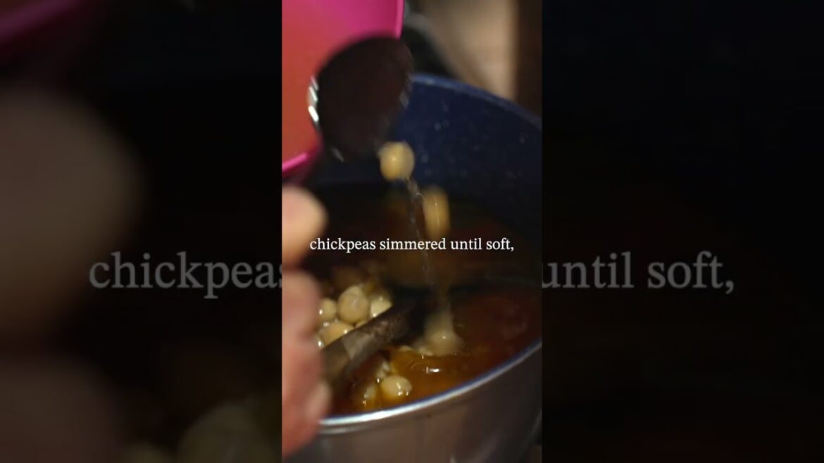 Nonna Anna makes Pasta e Ceci