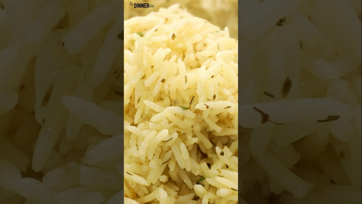 Easy and quick Greek lemon rice. It is a perfect side dish for everything. #greeklemonrice