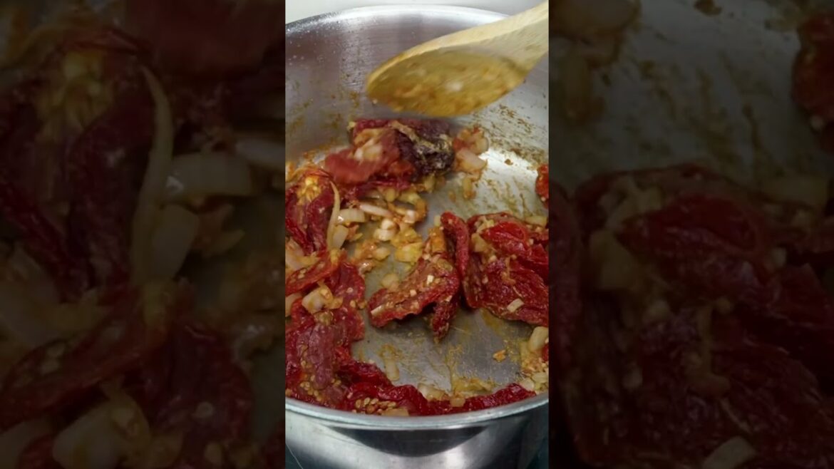 Marry Me Seafood Pasta #seafoodlover #cookingshorts #pastarecipe #dinnerinspo #dinner #louisiana