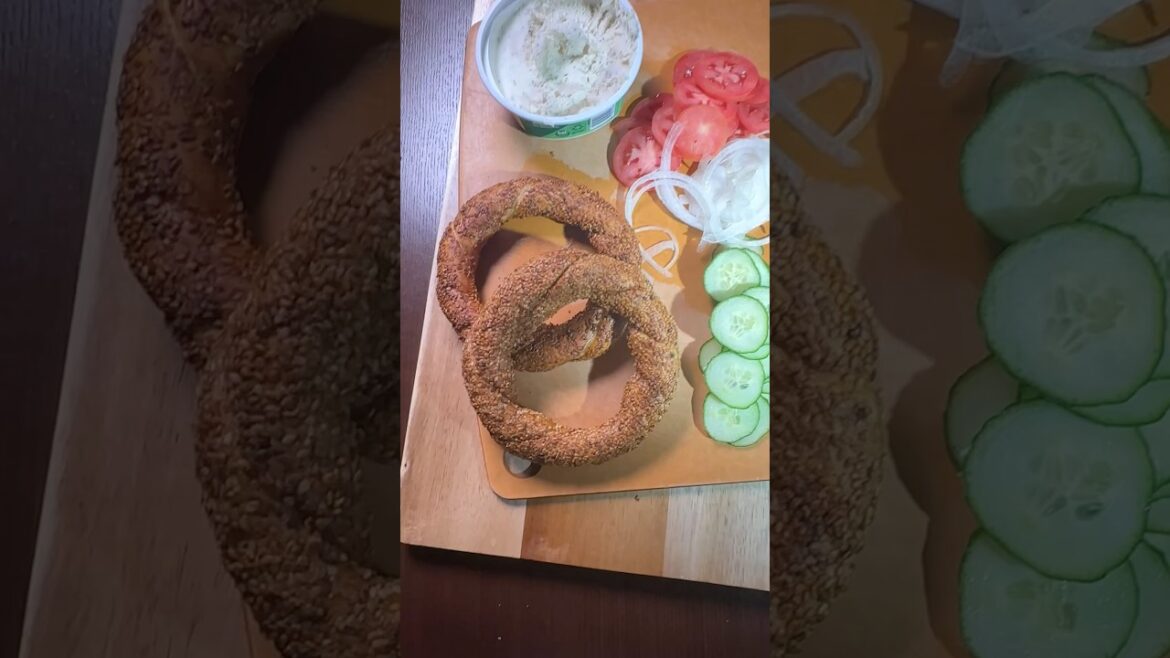 Trader Joe’s review: Simit Turkish Bagels
