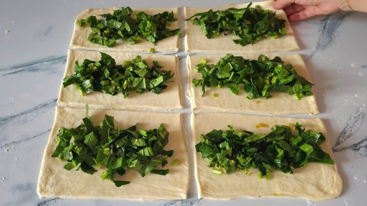 ıspanak aldığımda hemen yapıyorum yiyenler bayılıyor hayatımda yediğim en lezzetli börek ıspanak aldığımda hemen yapıyorum yiyenler bayılıyor hayatımda yediğim en lezzetli börek