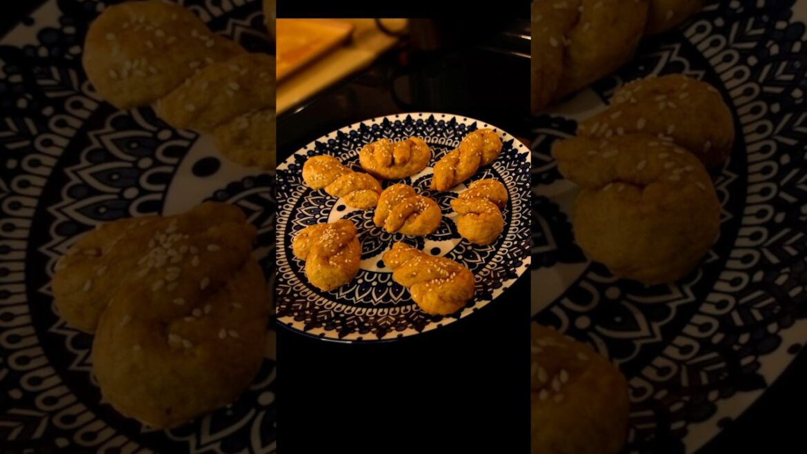 Yiayia's Famous Greek Cookies! Koulourakia!