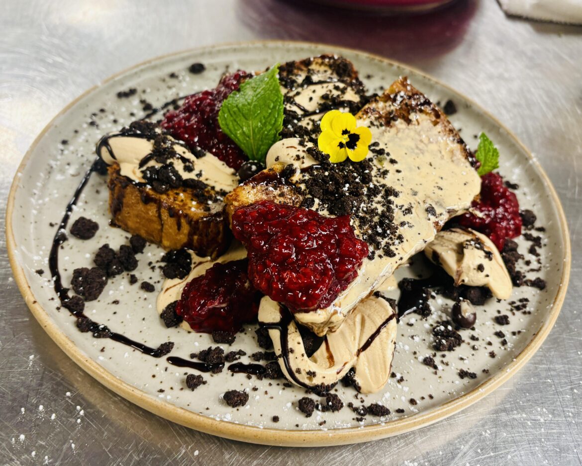 Moka and raspberry French toast, coffee-chocolate crumble and espresso chantilly cream
