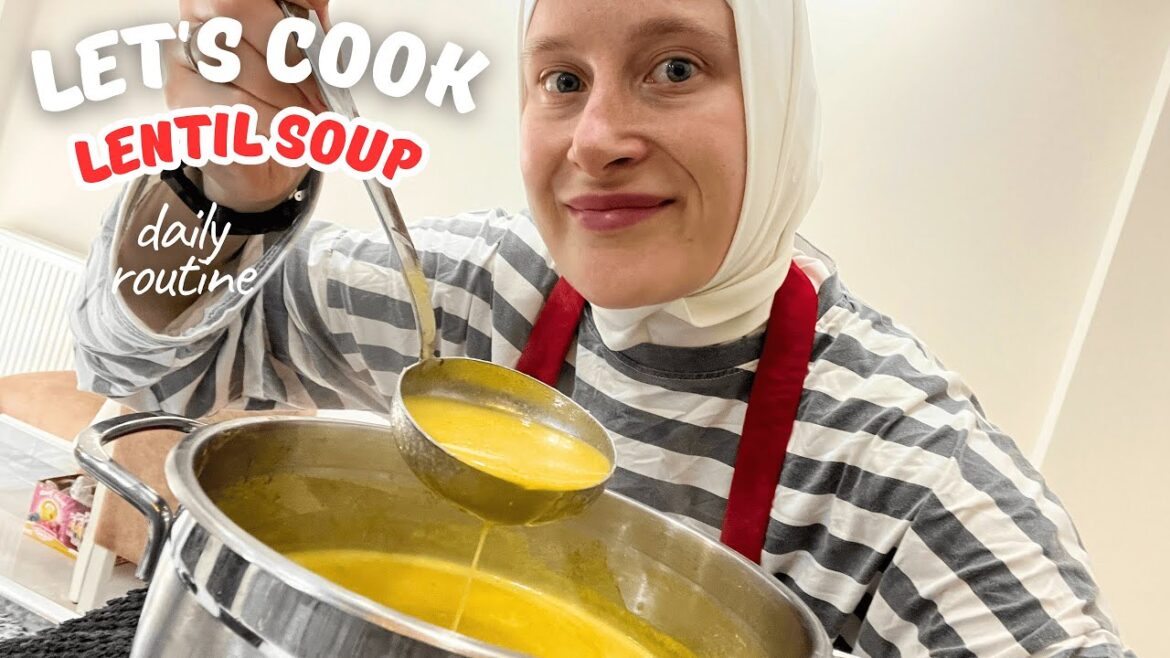 COOKING TURKISH LENTIL SOUP WITH ME (Mercimek Çorbası) | COZY & EASY RECIPE | DARIYVLOGS COOKING TURKISH LENTIL SOUP WITH ME (Mercimek Çorbası) | COZY & EASY RECIPE | DARIYVLOGS
