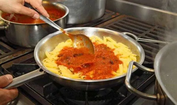 Picture of spaghetti tomato sauce 
