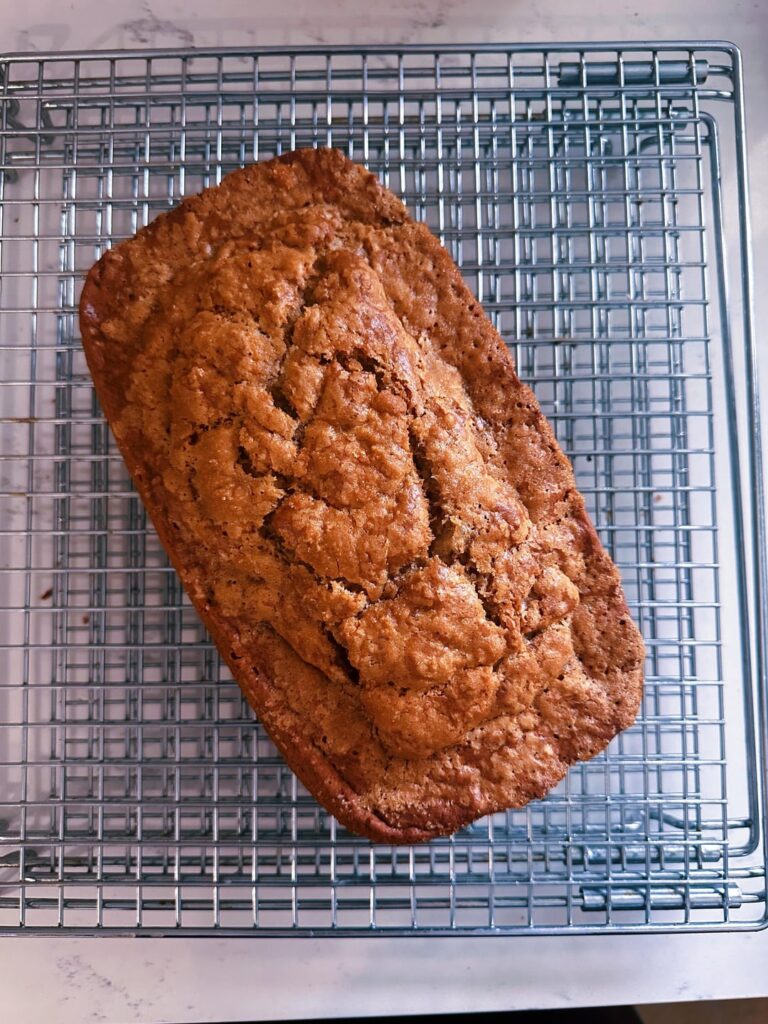 i made pretty banana bread!