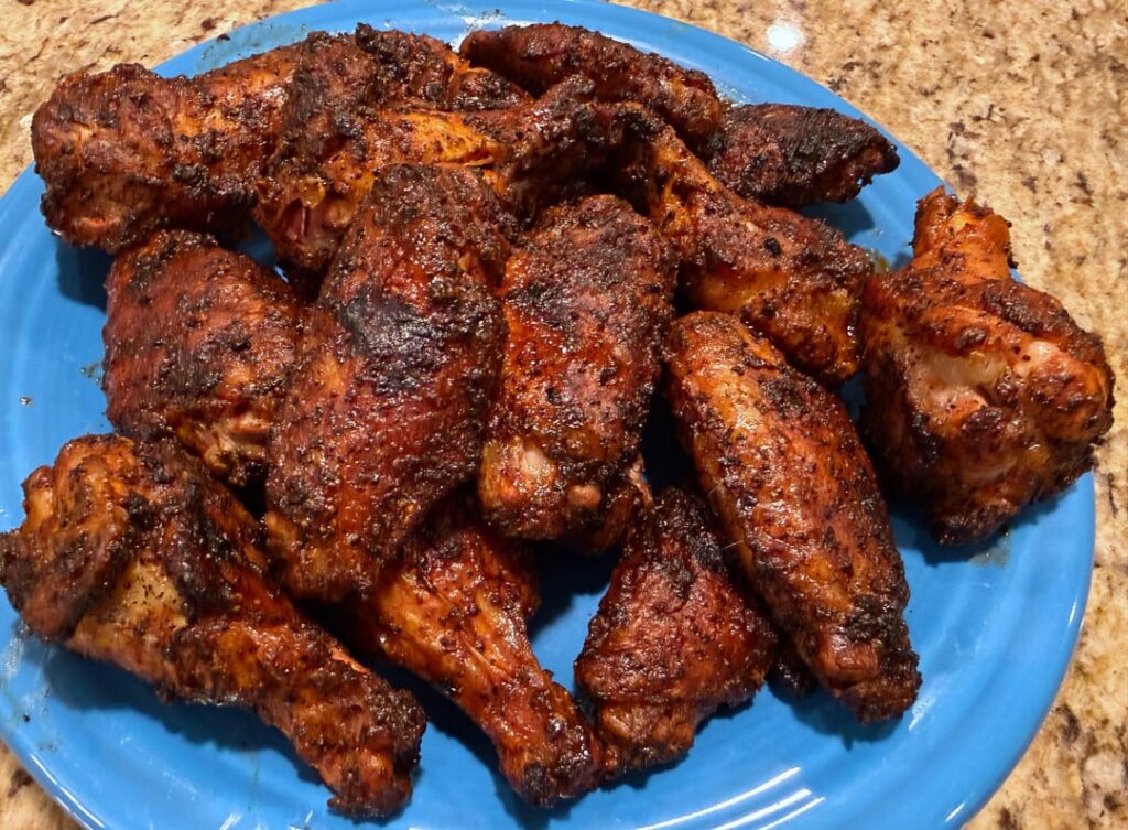 [Homemade] Smoked Wings and Jalapeño Poppers