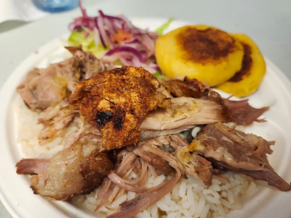 Delicious Horndado plate and cheese empanadas at Hwy 404 & Steeles Flea Market : Cocina De Doña Julia