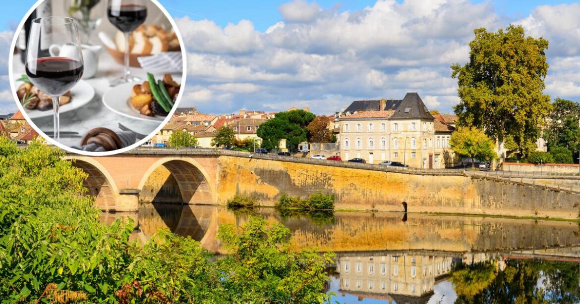 Dursley twinned with Bergerac in France Dursley twinned with Bergerac in France