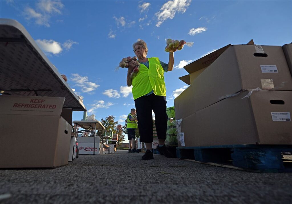 Pittsburgh food pantries prepare for rising needs amid federal shutdown