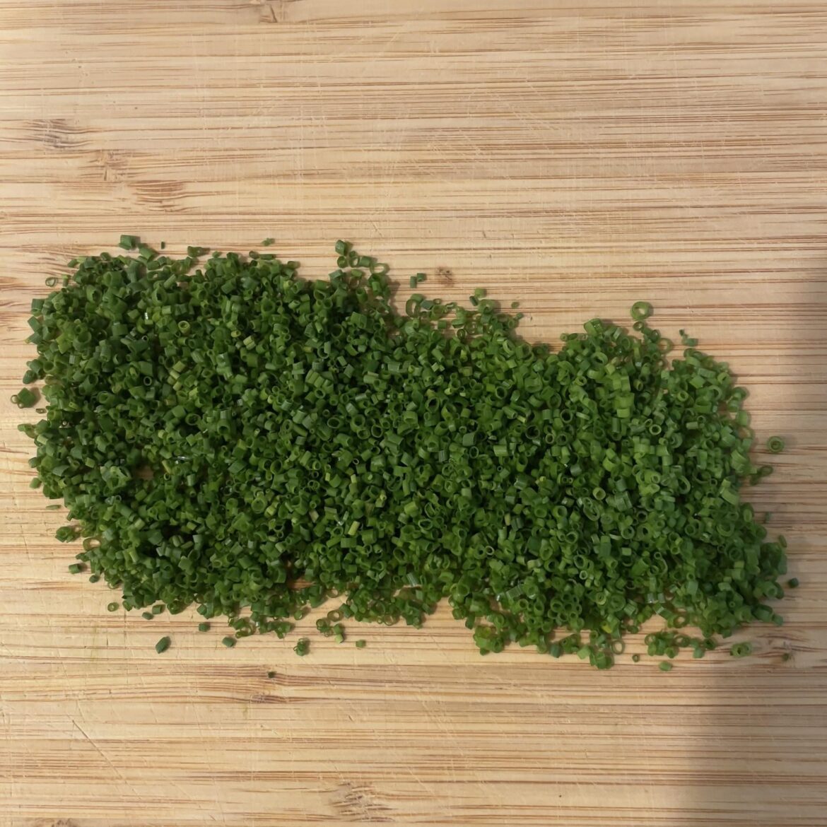 Cutting a cup of chives every day until this Reddit says they’re prefect. Day 15