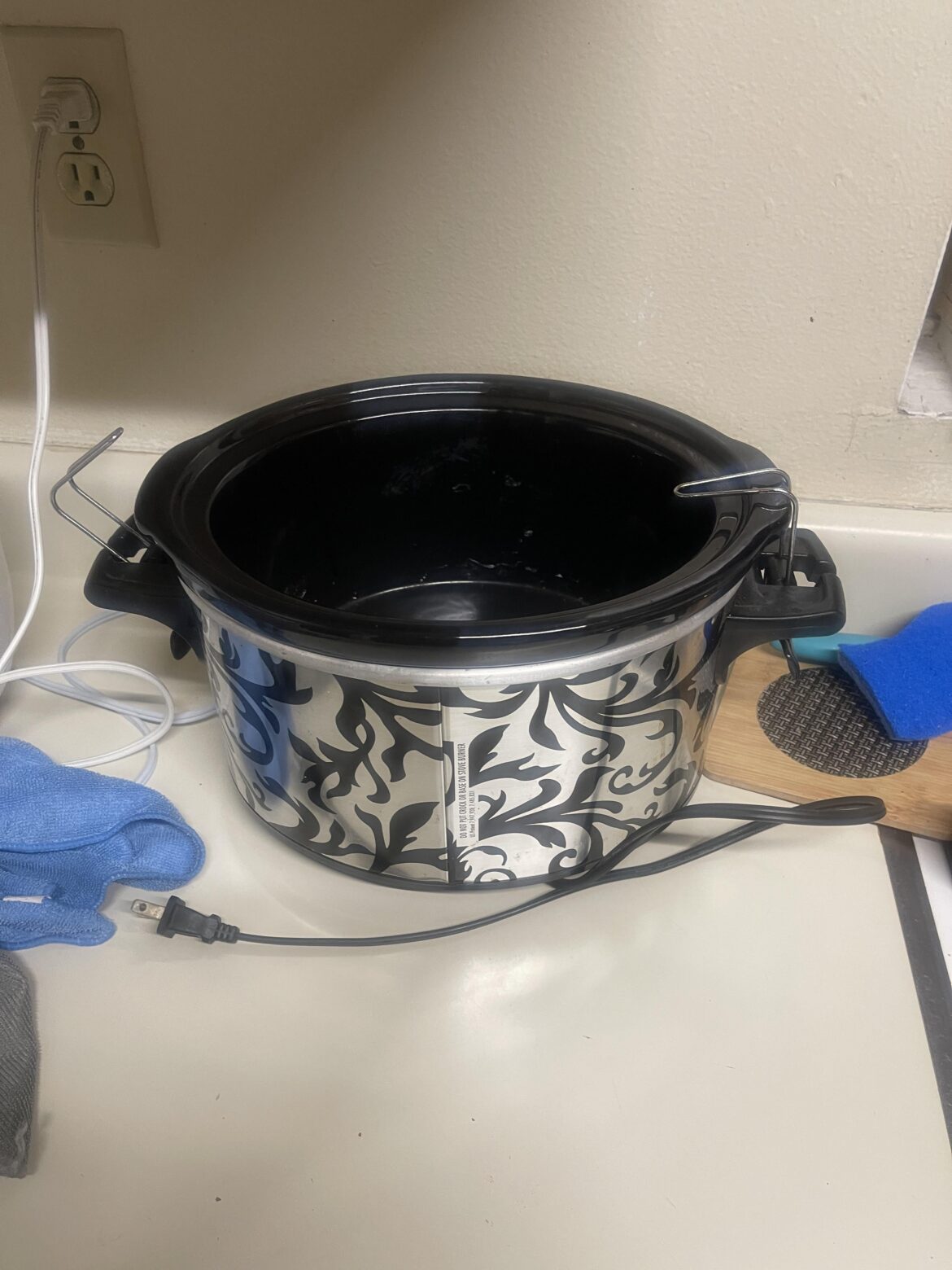 No idea what the size or capacity of this crockpot is, any ideas?