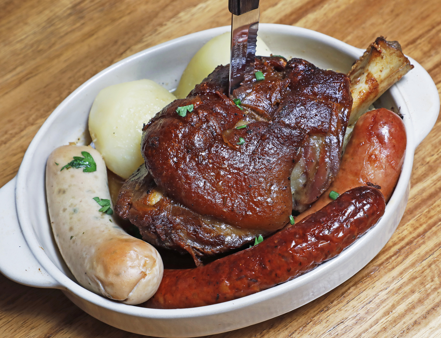 Schweinshaxe served at Grund [PARK SANG-MOON]